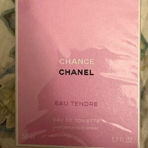CHANEL Chance Eau de Parfum Pink Box